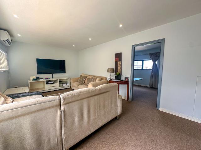 3 Bedroom Townhouse For Sale in Glenwood