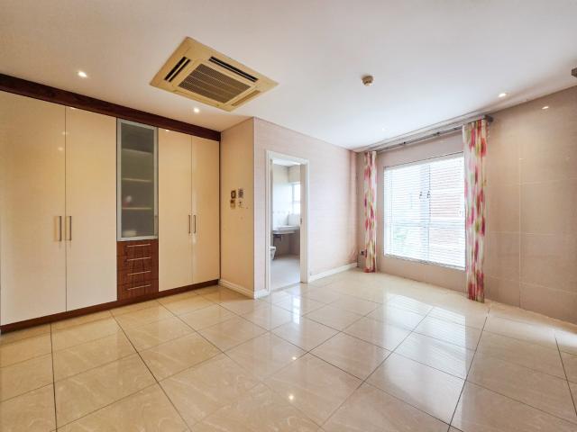 3 Bedroom Townhouse For Sale in Glenwood