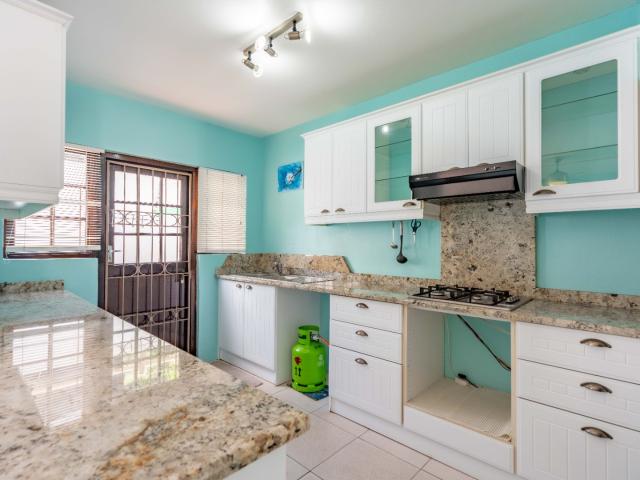 3 Bedroom Townhouse For Sale in Glen Hills