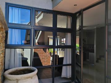 3 Bedroom Townhouse For Sale in Golden Acres Estate
