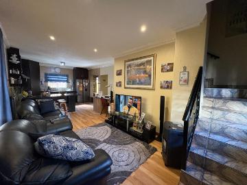 3 Bedroom Townhouse For Sale in Greenhills