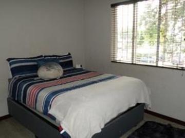 3 Bedroom Townhouse For Sale in Greenstone Hill