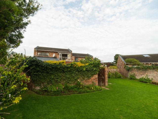 3 Bedroom Townhouse For Sale in Humewood