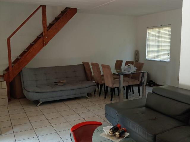 3 Bedroom Townhouse For Sale in Halfway House