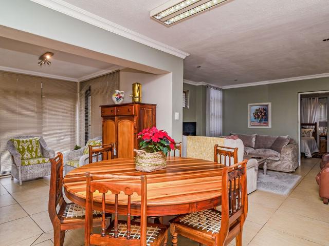 3 Bedroom Townhouse For Sale in Hartenbos Landgoed