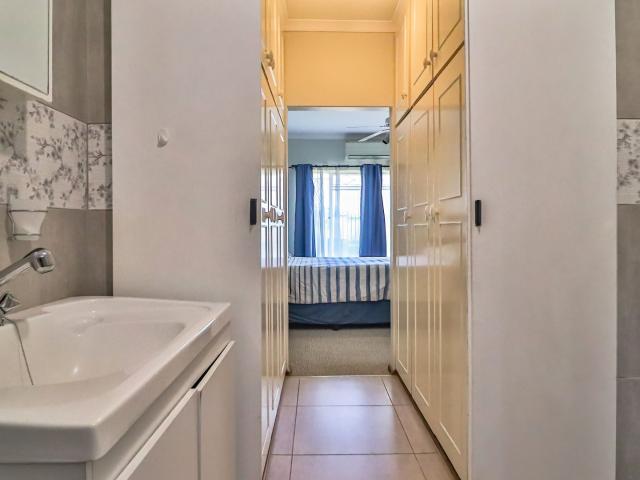 3 Bedroom Townhouse For Sale in Hayfields