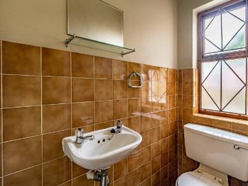 3 Bedroom Townhouse For Sale in Heldervue