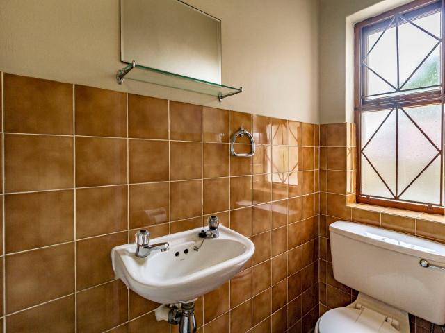 3 Bedroom Townhouse For Sale in Heldervue