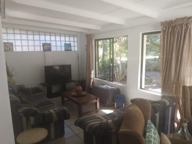 3 Bedroom Townhouse For Sale in Hibberdene