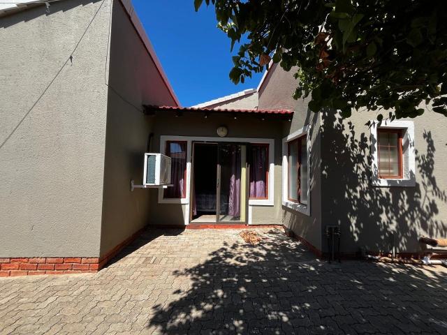 3 Bedroom Townhouse For Sale in Hillcrest