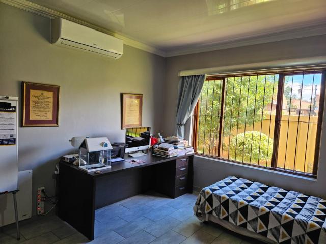 3 Bedroom Townhouse For Sale in Hillcrest