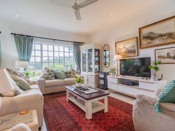 3 Bedroom Townhouse For Sale in Hillcrest Central