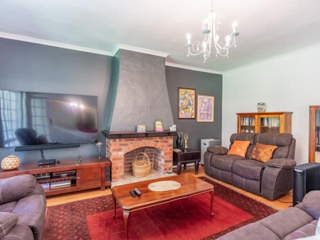 3 Bedroom Townhouse For Sale in Hillcrest Park