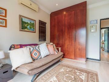 3 Bedroom Townhouse For Sale in Hillcrest Park