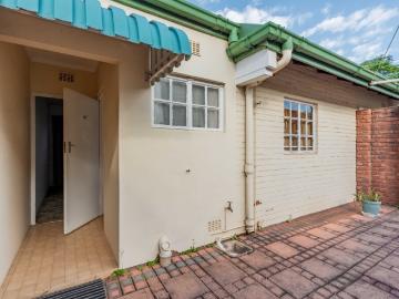 3 Bedroom Townhouse For Sale in Hilldene