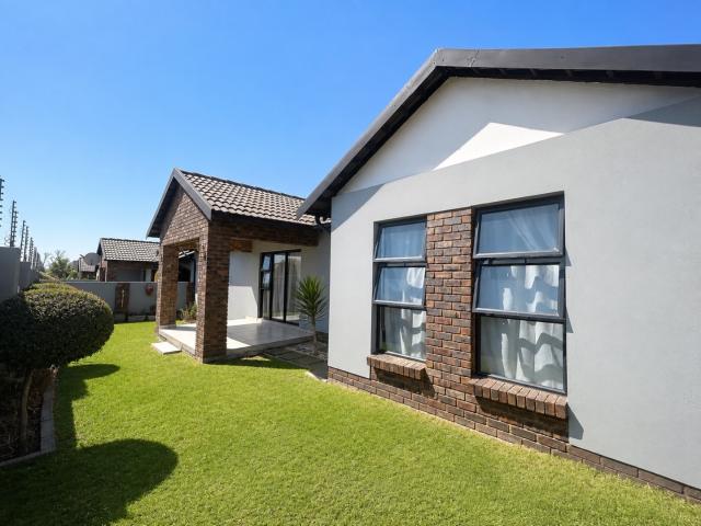 3 Bedroom Townhouse For Sale in Homes Haven