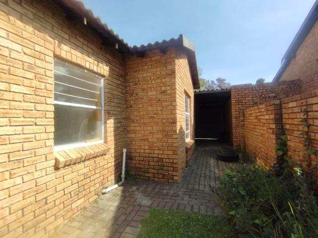 3 Bedroom Townhouse For Sale in Honeypark