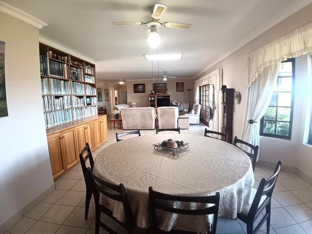 3 Bedroom Townhouse For Sale in Howick Central