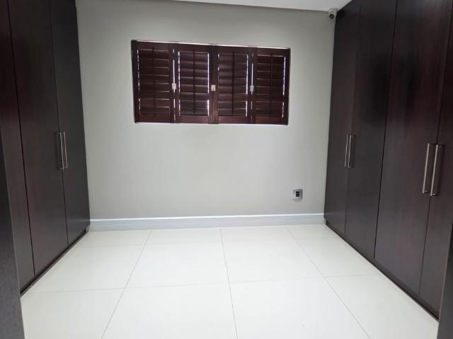 3 Bedroom Townhouse For Sale in Izinga Estate