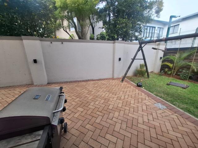 3 Bedroom Townhouse For Sale in Izinga Estate