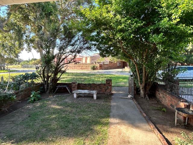 3 Bedroom Townhouse For Sale in Kabega