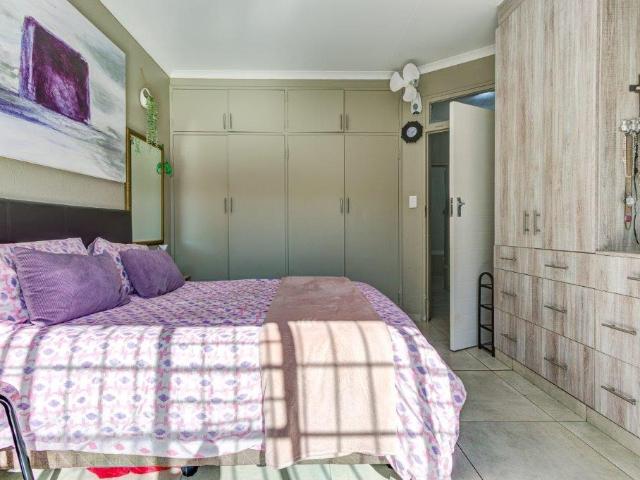 3 Bedroom Townhouse For Sale in Kempton Park Ext 5