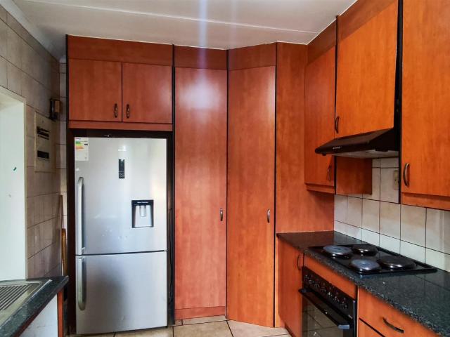 3 Bedroom Townhouse For Sale in Kempton Park Ext 5