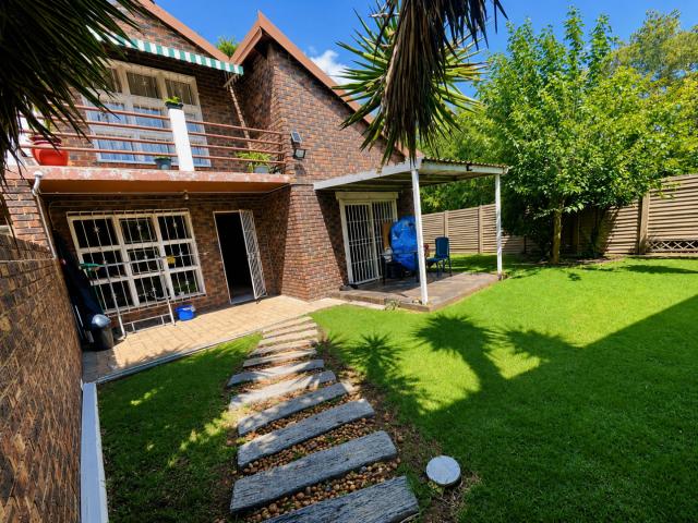 3 Bedroom Townhouse For Sale in Kibler Park