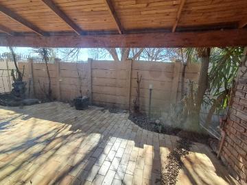 3 Bedroom Townhouse For Sale in Klerksdorp Central