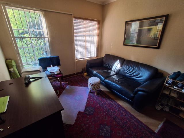 3 Bedroom Townhouse For Sale in Lynnwood Glen