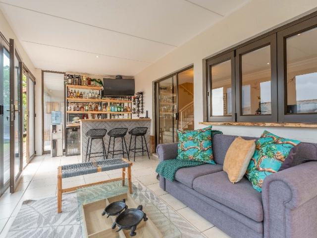 3 Bedroom Townhouse For Sale in La Lucia Ridge