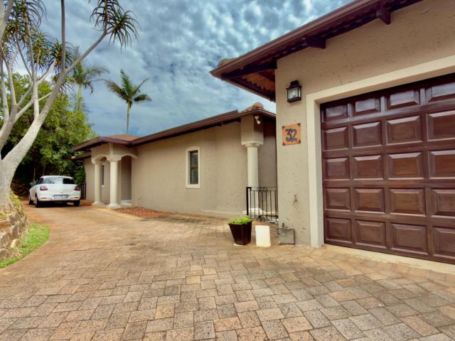 3 Bedroom Townhouse For Sale in La Lucia