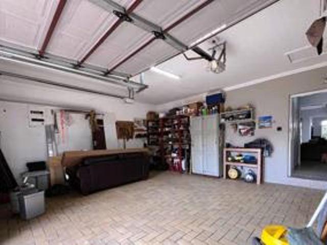 3 Bedroom Townhouse For Sale in Larrendale