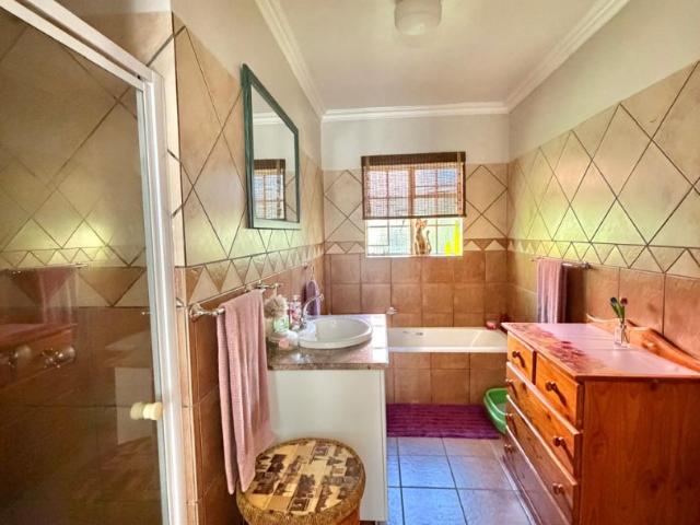 3 Bedroom Townhouse For Sale in Lichtenburg