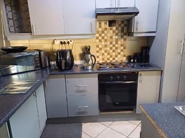 3 Bedroom Townhouse For Sale in Lilianton