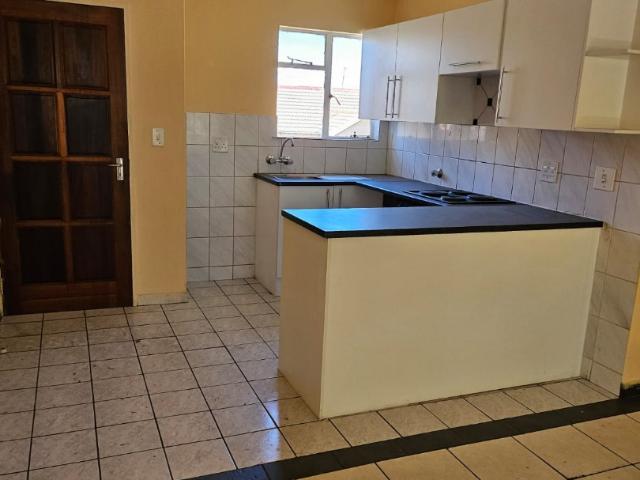 3 Bedroom Townhouse For Sale in Linmeyer