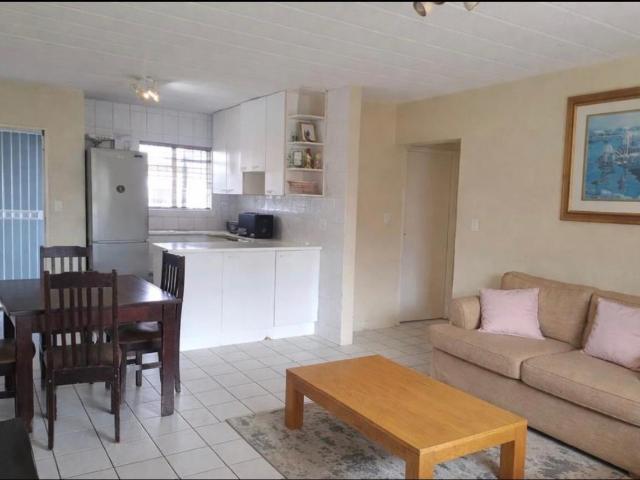 3 Bedroom Townhouse For Sale in Linmeyer