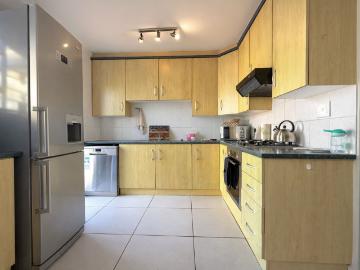 3 Bedroom Townhouse For Sale in Lovemore Heights
