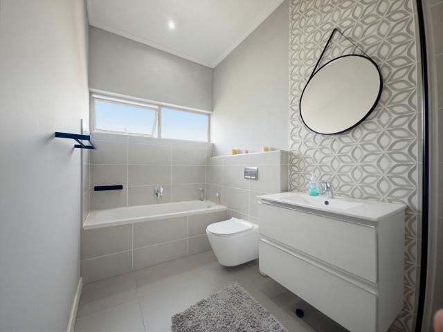 3 Bedroom Townhouse For Sale in Palm Lakes Estate