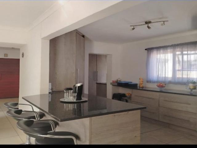 3 Bedroom Townhouse For Sale in Parkmore