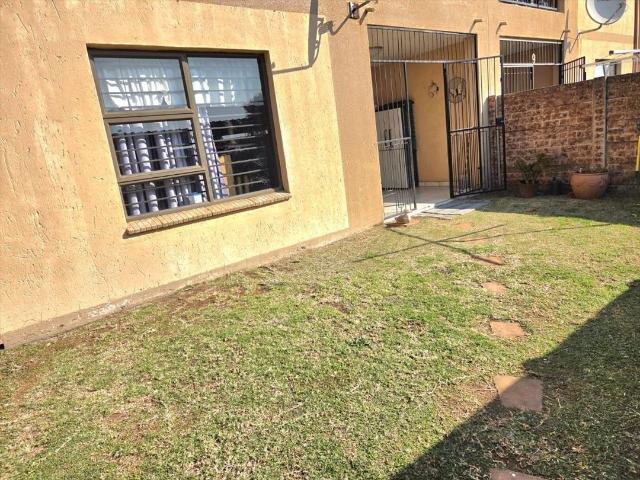 3 Bedroom Townhouse For Sale in Parkrand