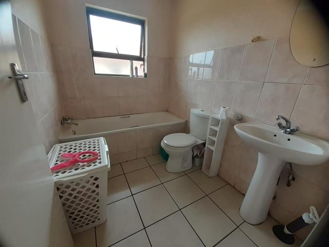 3 Bedroom Townhouse For Sale in Parkrand