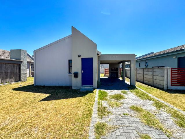 3 Bedroom Townhouse For Sale in Parsonsvlei