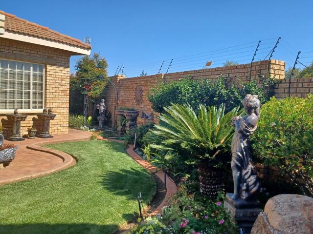 3 Bedroom Townhouse For Sale in Parys