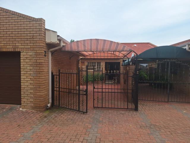 3 Bedroom Townhouse For Sale in Parys