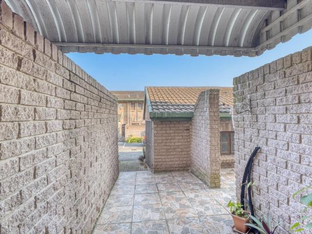 3 Bedroom Townhouse For Sale in Pinetown Central