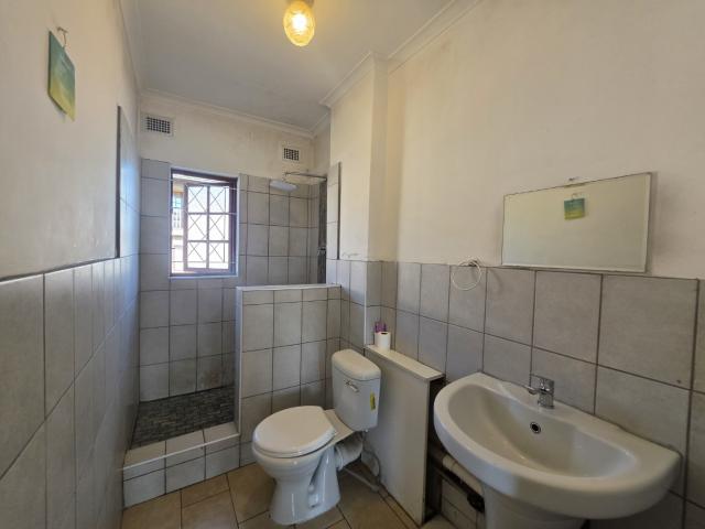 3 Bedroom Townhouse For Sale in Pinetown Central