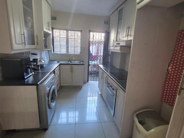 3 Bedroom Townhouse For Sale in Pinetown Central
