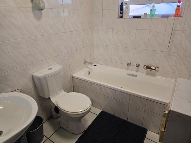 3 Bedroom Townhouse For Sale in Pomona