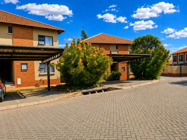 3 Bedroom Townhouse For Sale in Pretoriuspark